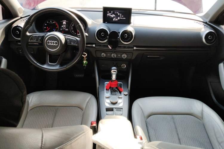 Used Audi A3 2018 30th Anniversary Edition Limousine 35 TFSI Fashion Model Center Console