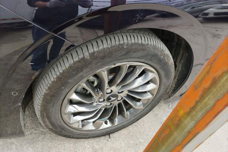 Used VOYAH Dream 2022 Low-Carbon Edition Dream+ Smart Enjoyment Package Left Front Wheel Hub