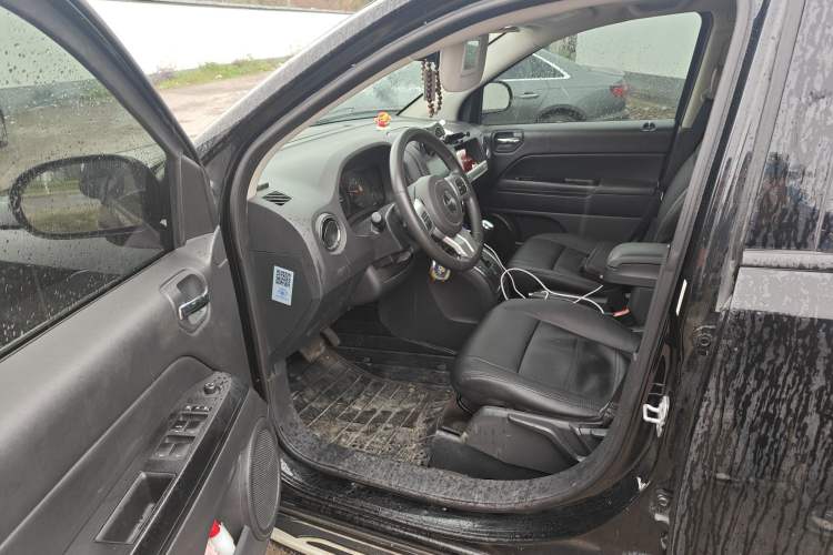 Used Jeep Compass 2014 2.0L two-wheel drive urban version
