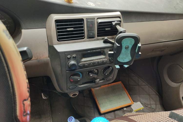 Used Wuling Rongguang 2011 1.2L Standard Version Audio And AC Panel