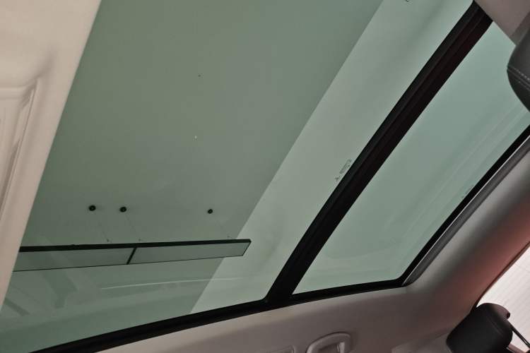 Used Volkswagen Tharu 2019 280TSI Two-Wheel Drive Luxury Version China VI Standard Headliner