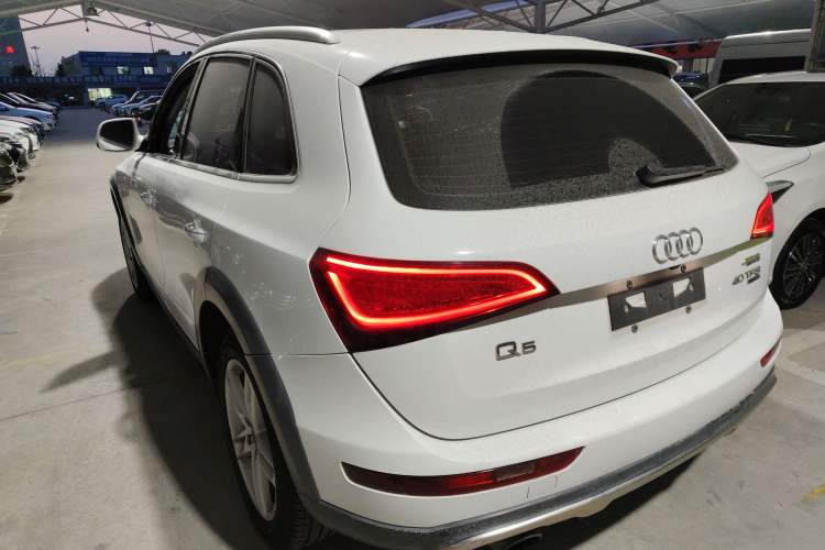 Used Audi Q5 2017 Plus 40 TFSI Technology Model Rear Left 45 Deg