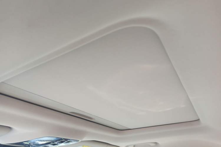 Used Roewe iMAX8 2021 400TGI Supreme Series Prestige Edition Headliner