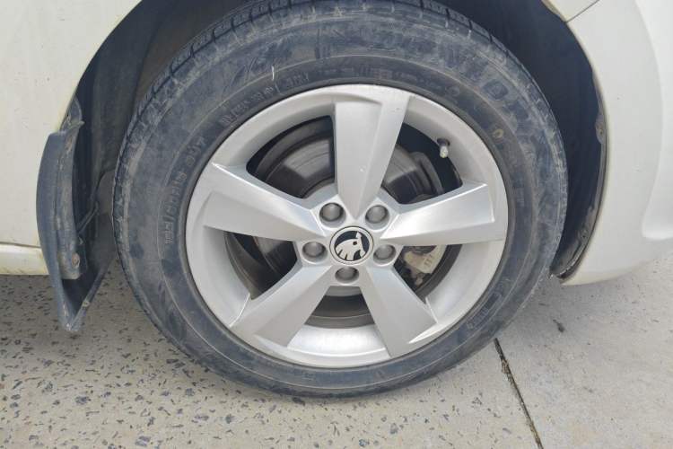 Used Skoda Rapid Spaceback 2014 1.6L Manual Enjoyment Edition
