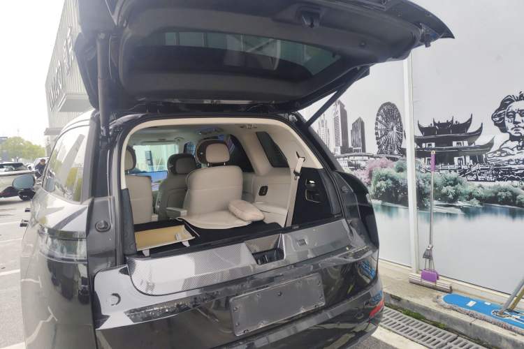 Used Lynk & Co 900 2025 2.0T Ultra
