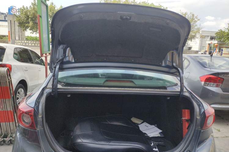 Used Mazda 3 Axela 2014 Sedan 1.5L Automatic Comfort Model Trunk