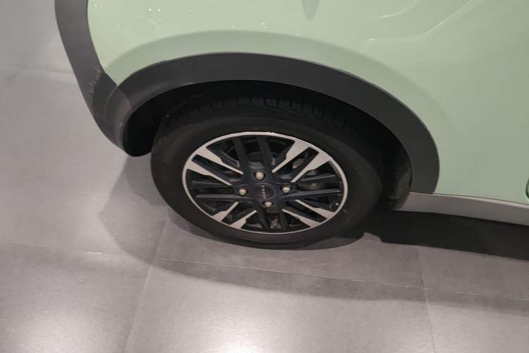 Used Chery Little Ant 2022 Revised Version Sweet Pink Edition Half-Sugar Version Lithium Iron Phosphate 30.7 kWh 30 kW 301 km