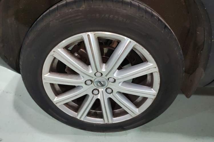 Used Volvo XC40 2019 T4 Four-Wheel Drive Dawn Ice White
