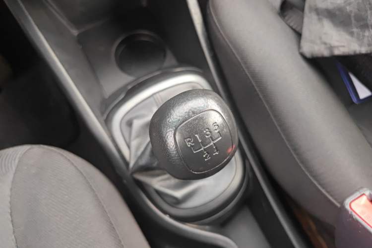 Used Kia K2 2015 Sedan 1.4L MT GLS
