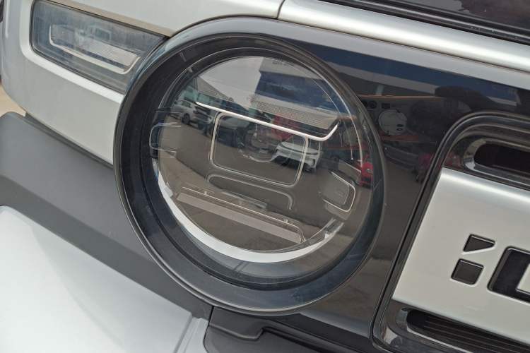 Used iCAR V23 2025 501 Four-Wheel Drive Intelligent Driving Version Right Front Headlight