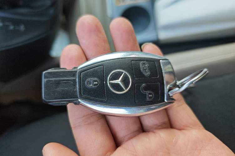 Used Mercedes-Benz Viano 2012 2.5L Hospitality Edition Vehicle Key
