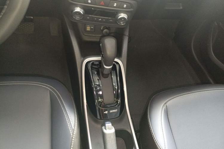 Used Chevrolet Trax 2021 325T Automatic Fun Edition China VI Standard Gear Lever