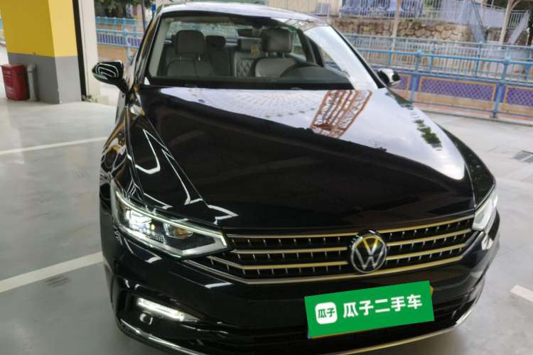 Used Volkswagen Magotan 2023 2 Million Units Limited Edition 330TSI DSG Leading Version