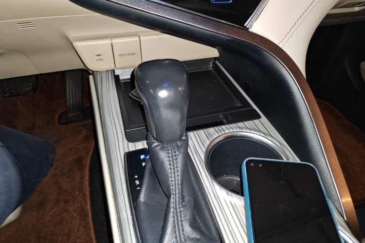 Used Toyota Camry 2018 Dual-Engine 2.5 HG Luxury Edition
