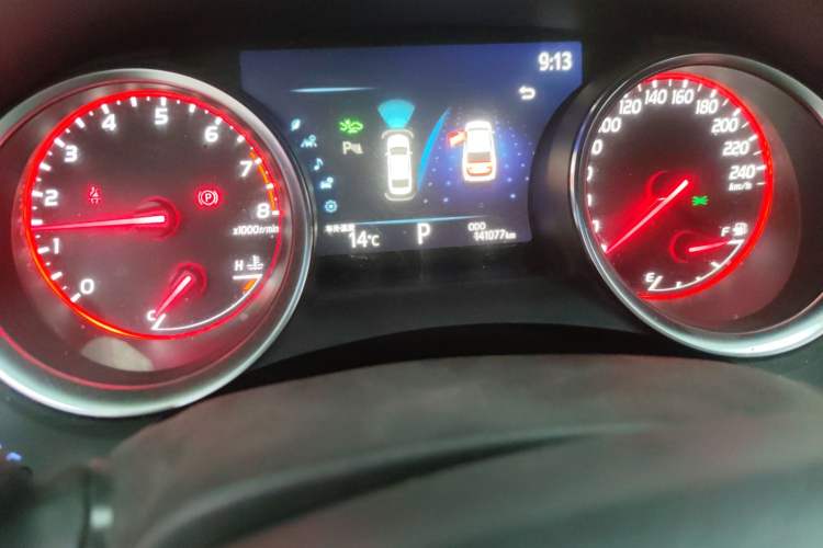 Used Toyota Camry 2019 Revised Version 2.5S Fēngshàng Edition Odometer Close Up