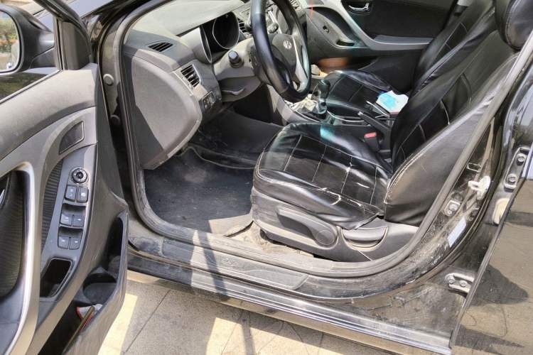 Used Hyundai Elantra (5th Generation / Langdong) 2012 1.6L Manual Leading Model
