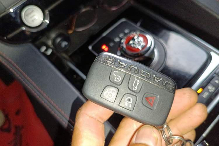 Used Jaguar F-PACE 2018 2.0T All-Wheel Drive R-Sport Sport Edition Vehicle Key