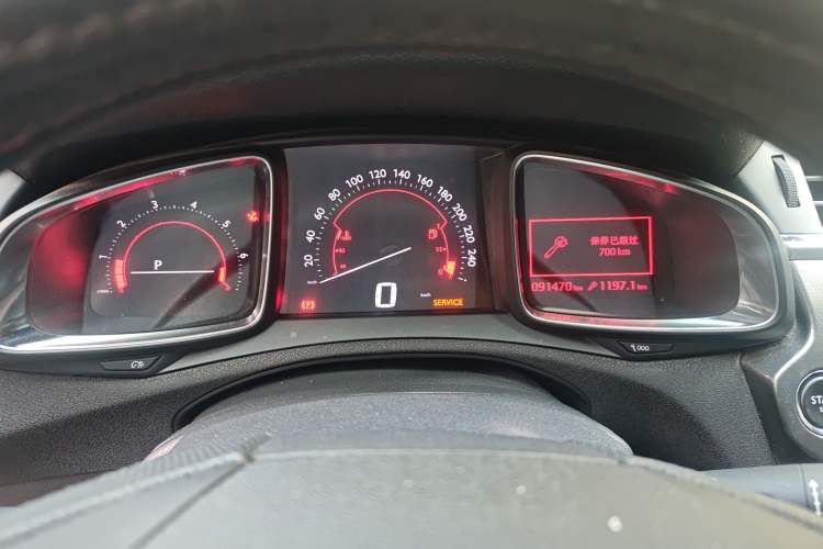 Used DS 6 2014 1.6T Luxury Edition THP200