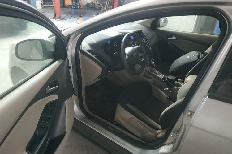 Used Ford Focus 2012 Sedan 1.6L Automatic Comfort Model Driver Seat