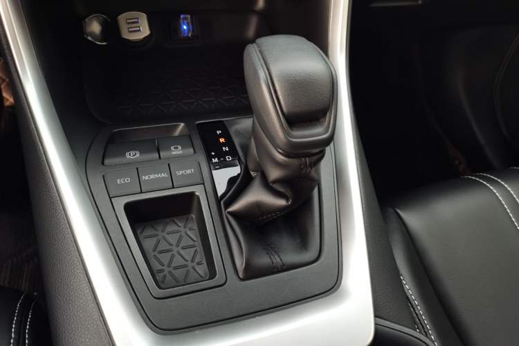 Used Toyota RAV4 2021 2.0L CVT Two-Wheel Drive Fashion Edition