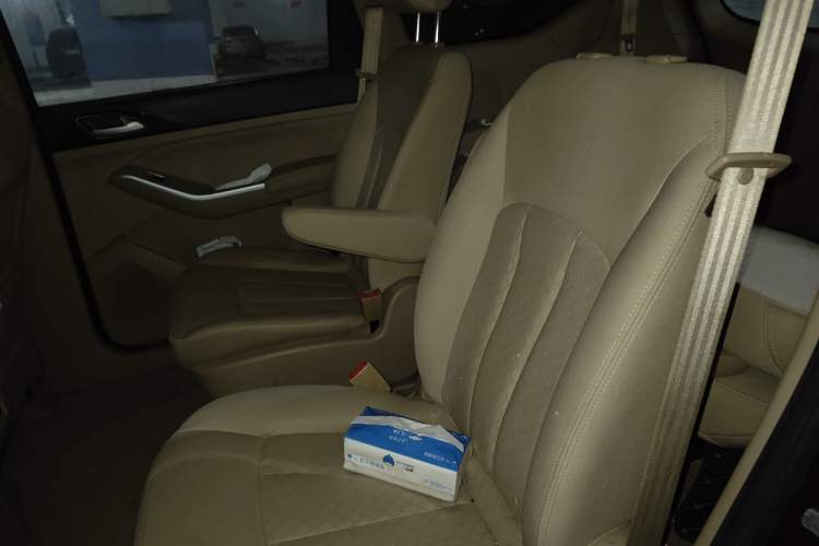 Used Baojun 730 2014 1.5L manual standard trim 7 seats