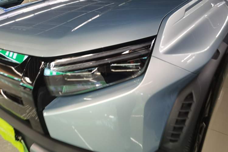 Used Formula Leopard Titanium 3 2025 501 km All-Wheel Drive Intelligent Driving Max Edition Left Front Headlight