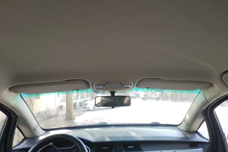 Used Geely Auto Vision X3 2017 1.5L Automatic Elite Model Headliner