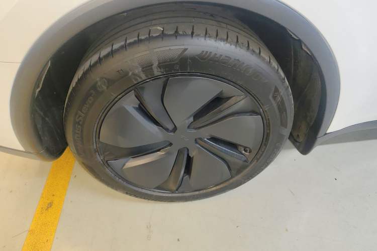 Used Tesla Model Y 2025 Long-Range All-Wheel Drive First Edition
