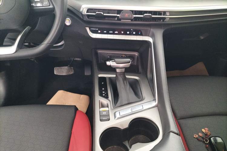 Used CHANGAN CS35PLUS 2022 Blue Whale NE 1.4T DCT Luxury Model Gear Lever