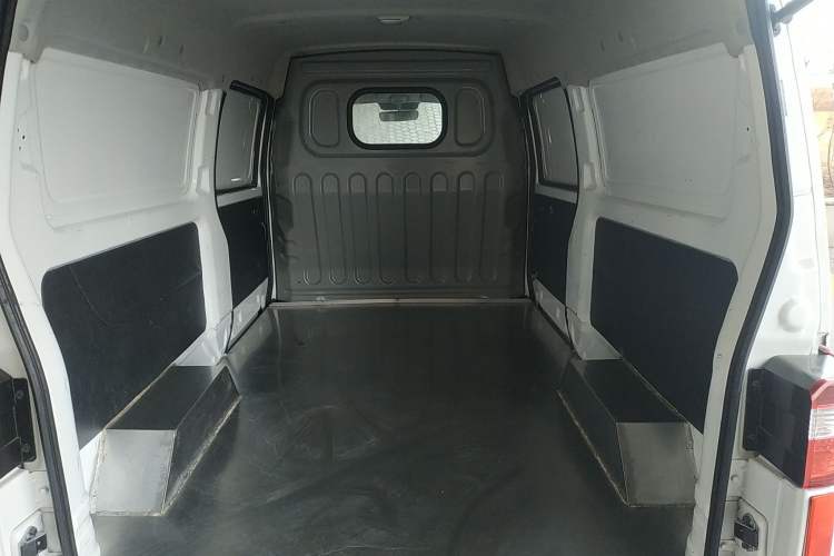 Used Jinbei Gold Hiace M Classic 2022 1.6L Engineering Lion Van 2 Seats