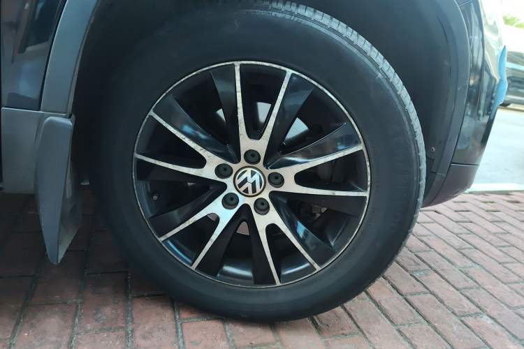 Used Volkswagen Tiguan 2015 1.8TSI Automatic Two-Wheel Drive Luxury Model Right Front Wheel Hub