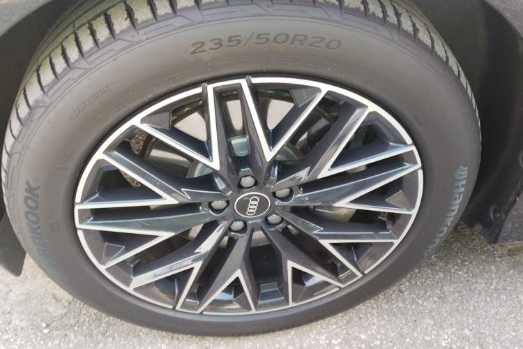 Used Audi Q5 e-tron 2023 40 e-tron Starry Edition Mecha Kit