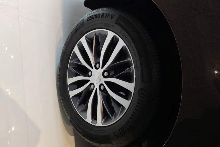 Used Buick GL8 2021 ES Landtrek 653T Comfort Edition