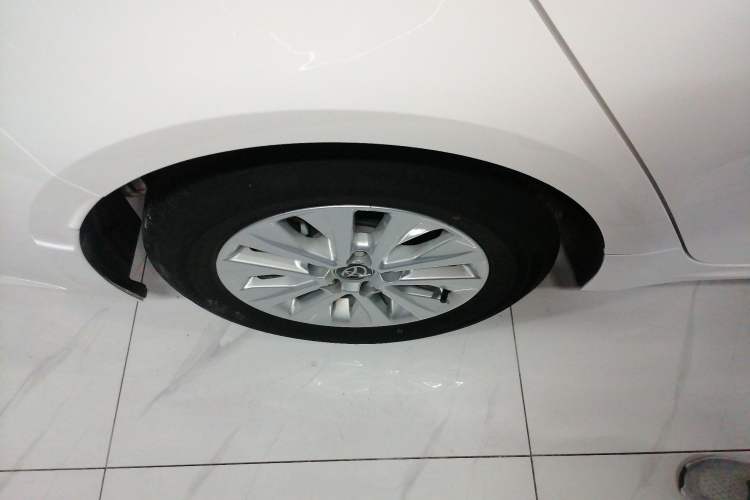 Used Toyota Corolla 2023 1.8L Smart Electric Hybrid Dual-Motor Pioneer Edition Exterior 5