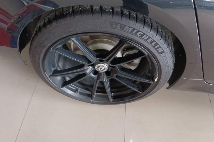 Used BMW 5 Series 2019 530Li Leading Model M Sport Package Right Rear Wheel Hub