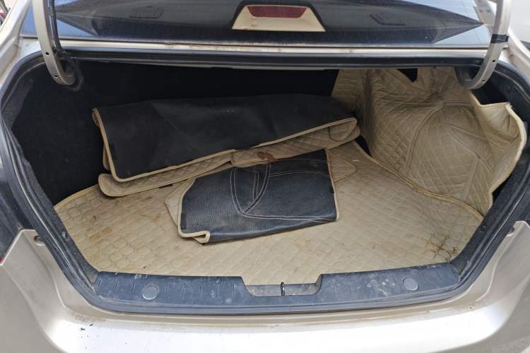 Used Roewe 350 2015 1.5L Manual Luxury Sunroof Edition
