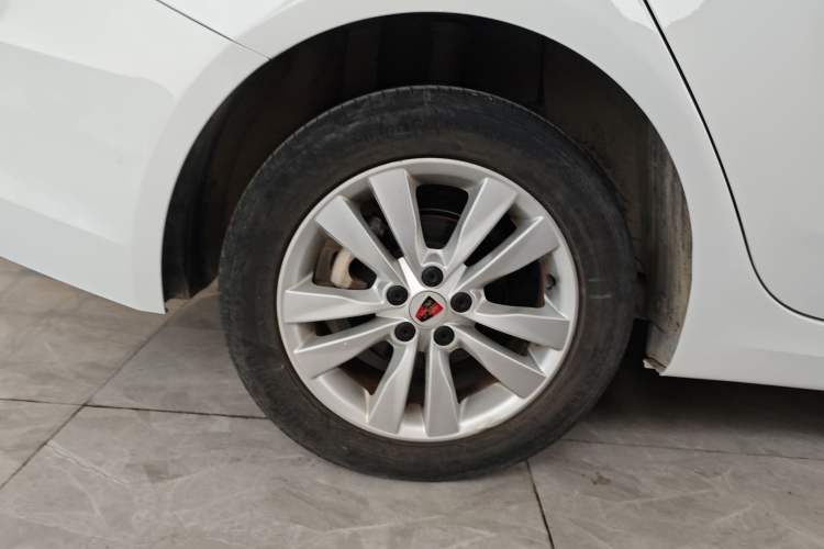 Used Roewe 360 2015 1.5L Automatic Luxury Edition Exterior 5