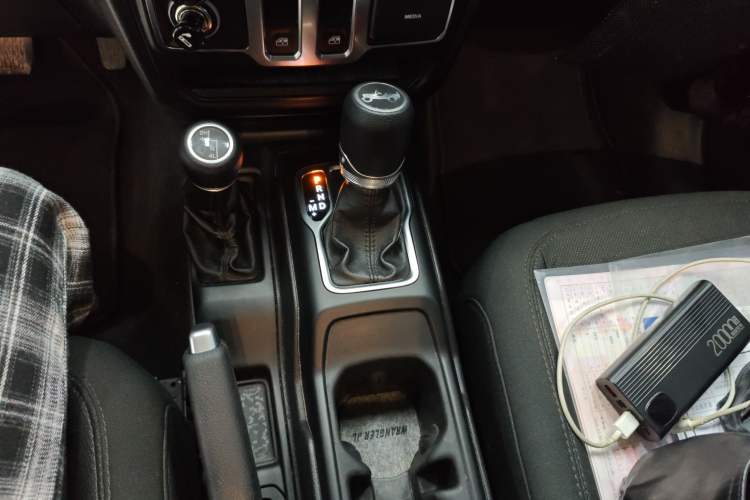 Used Jeep Wrangler 2018 2.0T Sahara Two-Door Edition