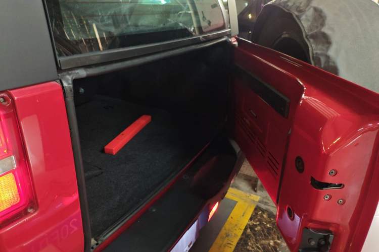 Used BAIC Off-Road BJ40 2017 40L 2.3T Automatic All-Wheel Drive Ring of the Tower Champion Edition
