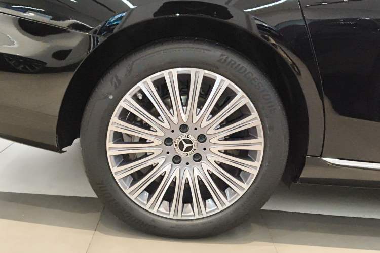 Used Mercedes-Benz E-Class 2023 Facelift E 260 L