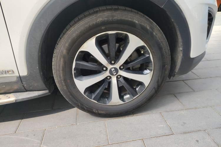 Used Kia Sorento 2015 Sorento L 2.4L Gasoline 4WD Elite Edition 7 Seats China IV Standard
