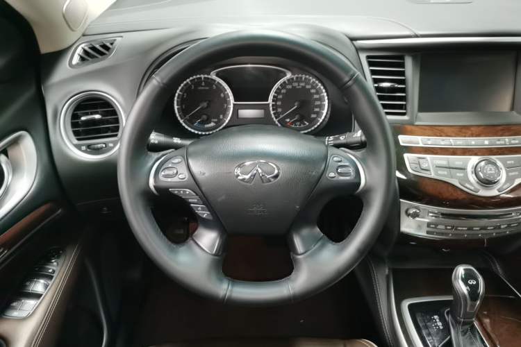 Used Infiniti QX60 2018 2.5 S/C Hybrid Two-Wheel-Drive Champion Family Edition
