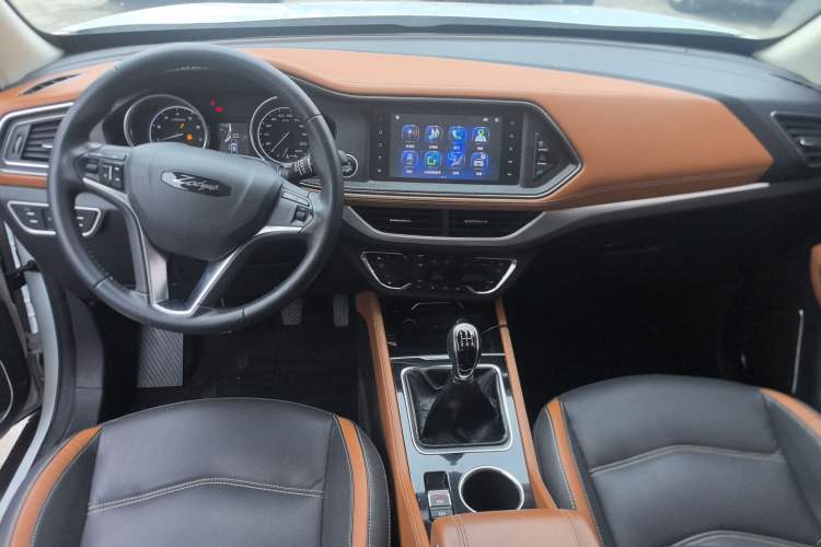 Used Zotye T300 2017 1.5L Manual Luxury Model Center Console