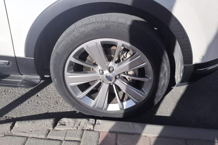 Used Ford Explorer 2018 2.3T Elite Edition Right Front Wheel Hub