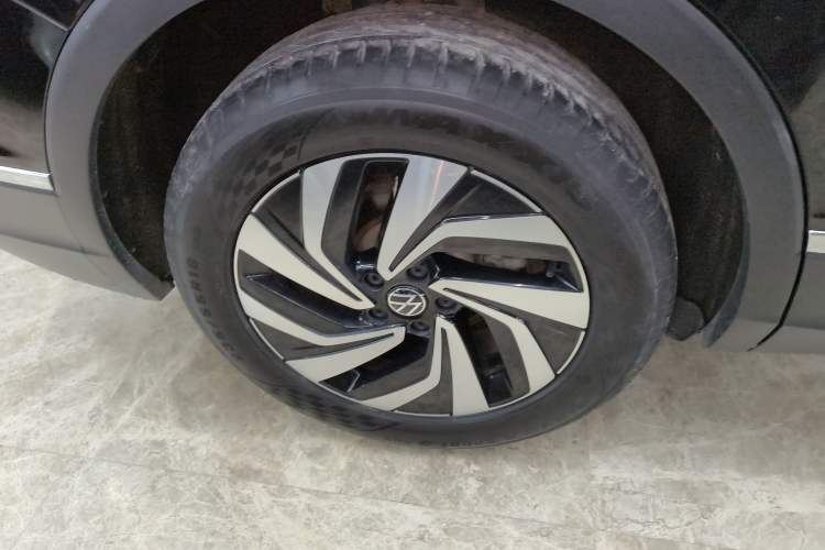 Used Volkswagen Tiguan L 2022 330TSI Automatic Two-Wheel Drive Smart Edition Exterior 5