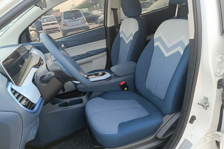 Used CHANGAN Benni E-Star 2022 Charming Edition Colorful Model Lithium Iron Phosphate
