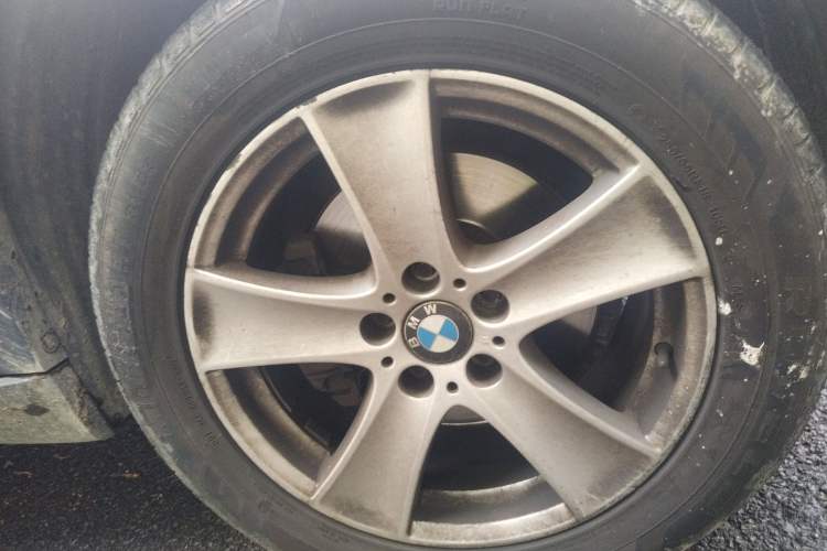 Used BMW X5 2013 xDrive35i Leading Model Right Front Wheel Hub