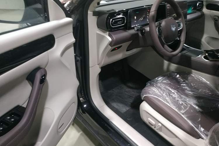 Used Leapmotor C11 2024 Range-Extended 300 Smart Enjoyment Edition
