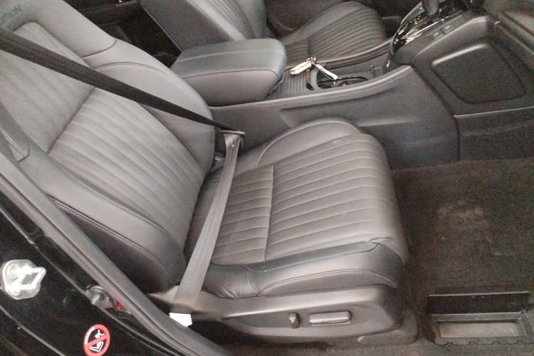 Used Honda Breeze 2021 240TURBO CVT Two-Wheel Drive Phantom Night Edition Right Front Seat