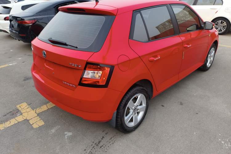 Used Skoda Fabia 2017 1.4L Automatic Car Enjoy Edition
